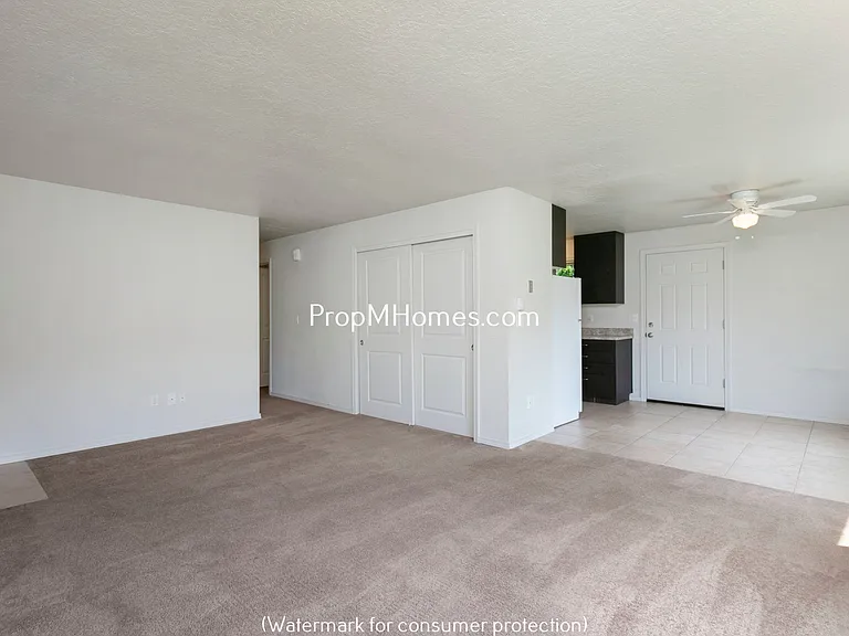 15535 NE Glisan St #1 — Photo 3