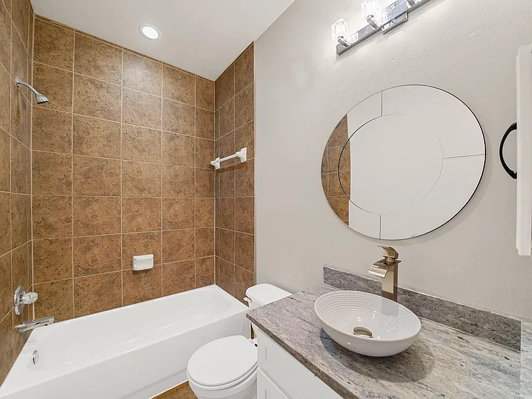 6118 Berwick Ln — Photo 9