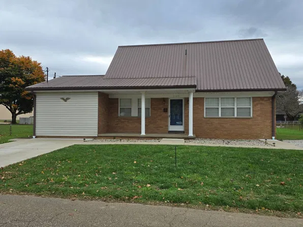 1105 4th St, Belpre, OH 45714