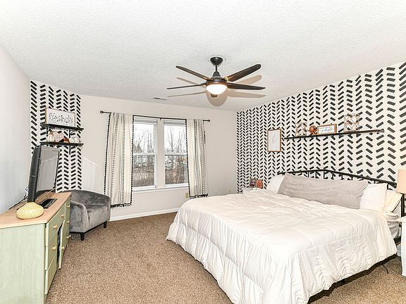 3rd image of 4459 Courtfield Dr