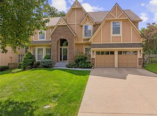 9139 W 131st Pl, Overland Park, KS 66213
