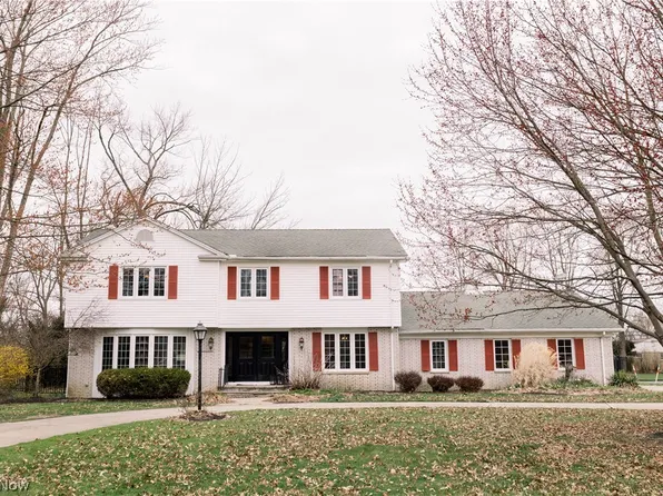 6465 Gates Mills Blvd, Mayfield Heights, OH 44124
