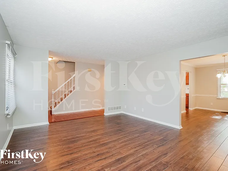 2712 Willow Glen Rd — Photo 3