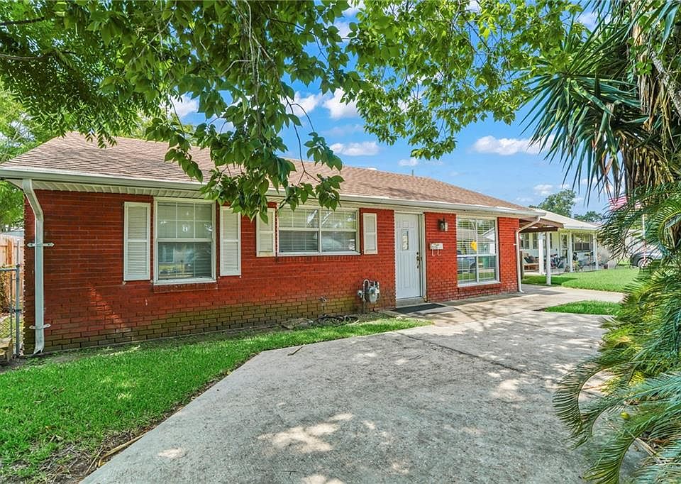 1st image of 105 Carmen Dr
