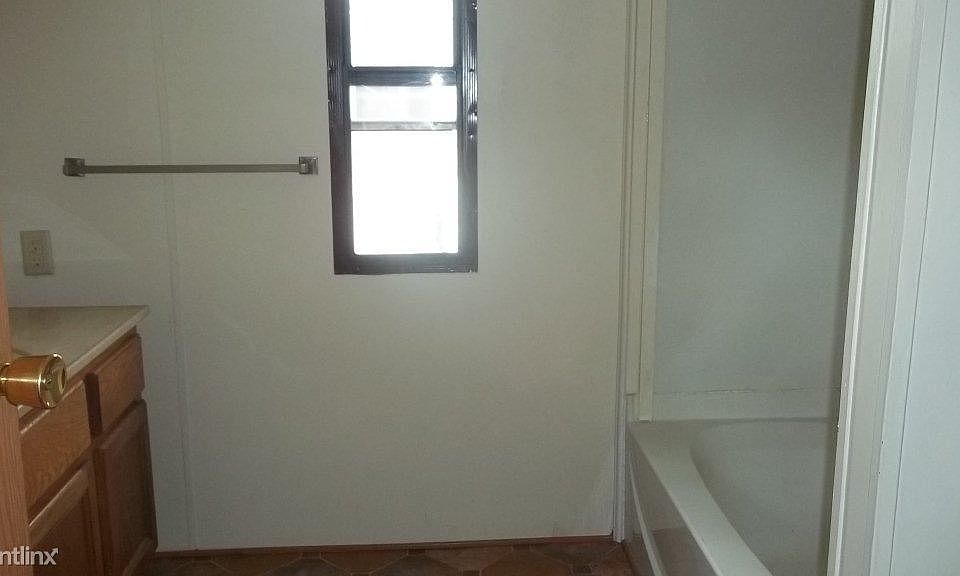 lot 3 bath