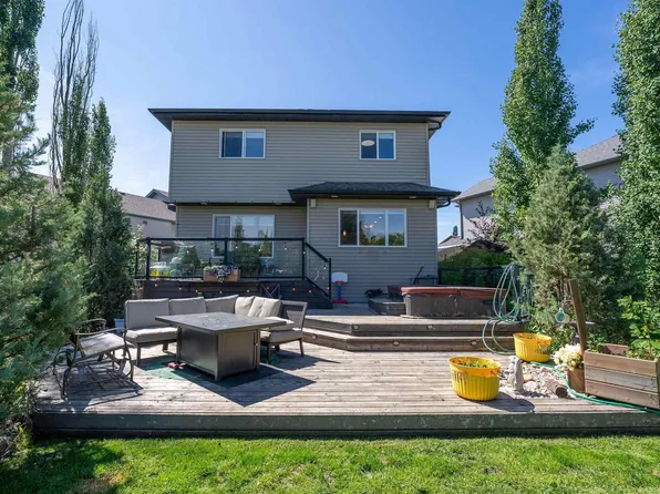 12 Henderson Bay, Spruce Grove, AB T7X 0C5