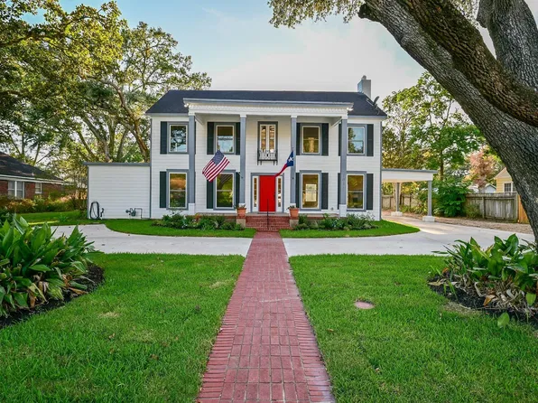 1031 Meyer St, Sealy, TX 77474