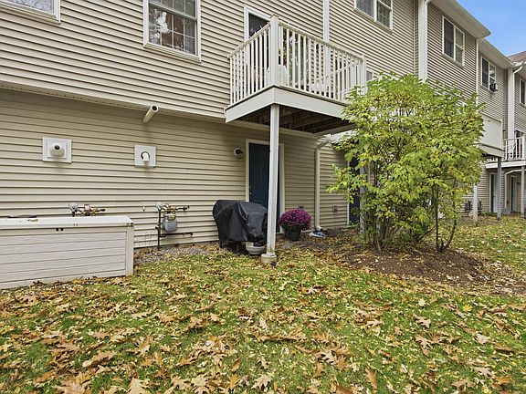 5th image of 1029 S Mammoth Road #31