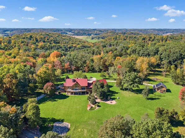 S8295 Dale Rd, Loganville, WI 53943