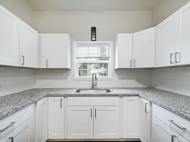 2511 San Gabriel St — Photo 10