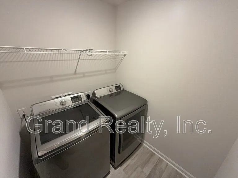 9330 Tara Cir — Photo 20