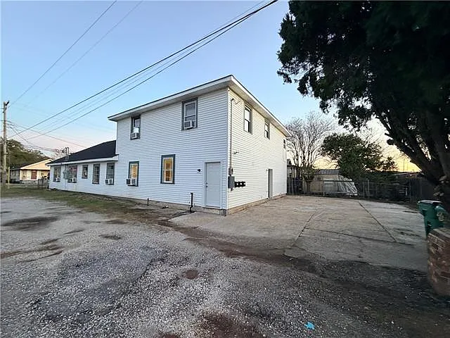 929 Compromise St — Photo 11