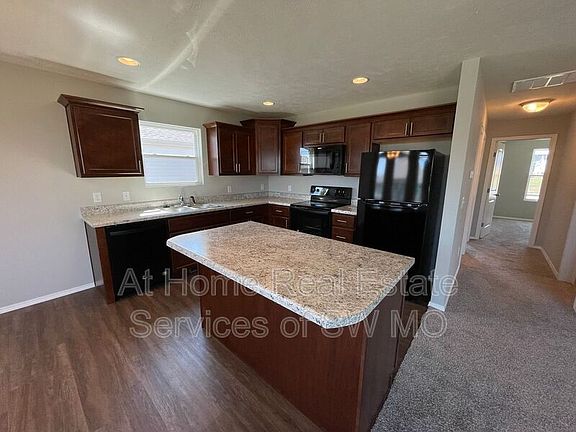4th image of 1368 S Calabria Ave
