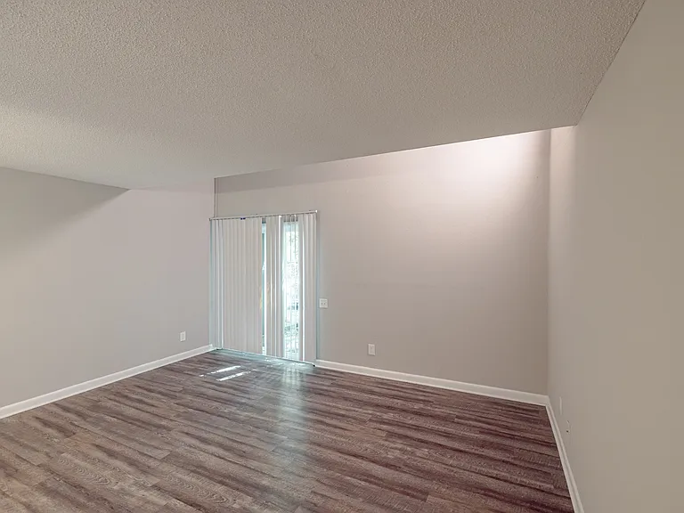 Keystone Apartments — Photo 52