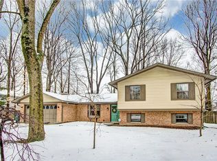 8964 Deep Forest Ln, Dayton, OH 45458