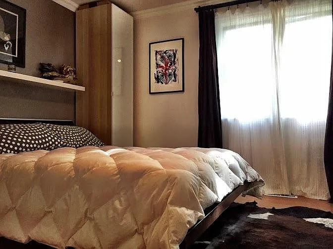 upper level bedroom