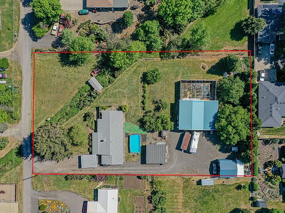 3rd image of 2438 Sunnyview Ln
