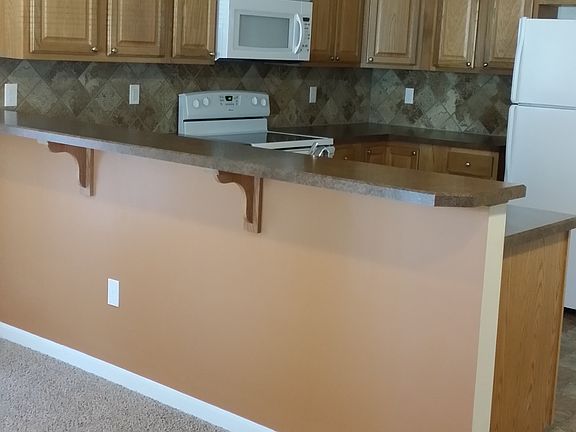 Breakfast Bar/Kitchen