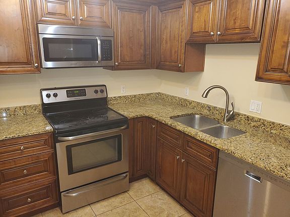 5th image of 4610 W Gray St Unit 210