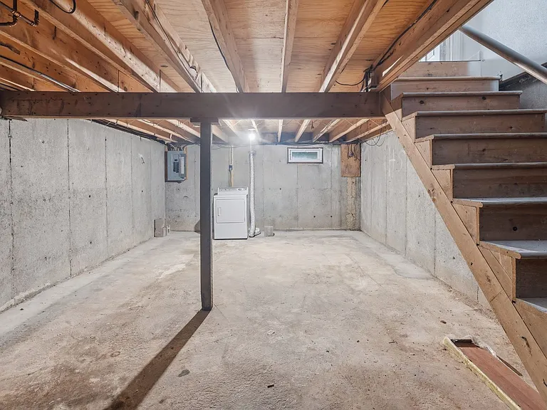 418 Main Street — Photo 16