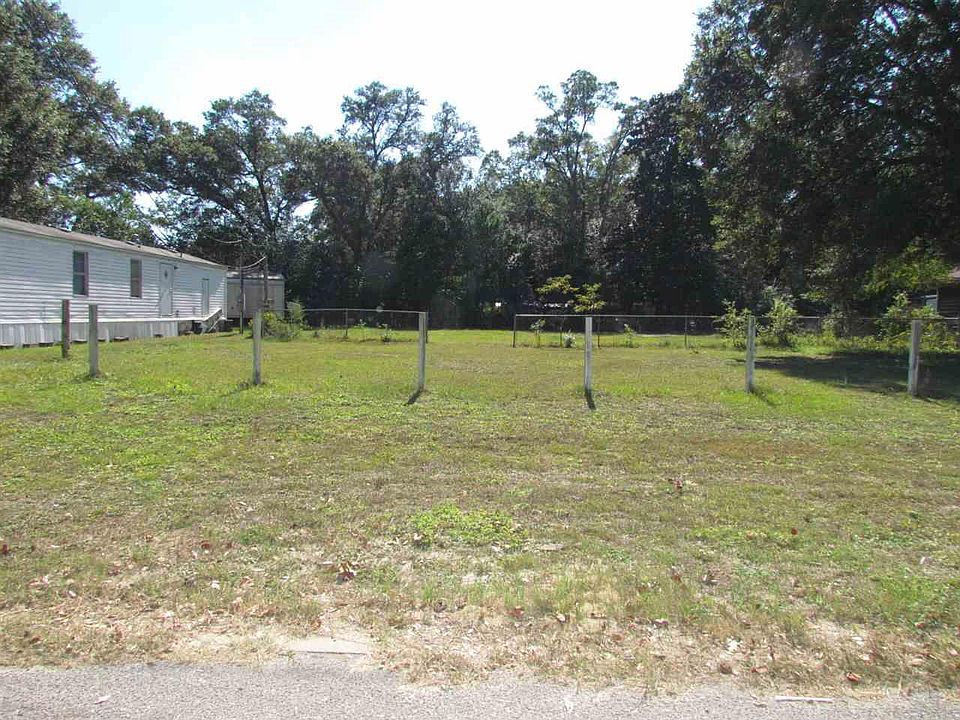 1st image of 217 Arbor Ave