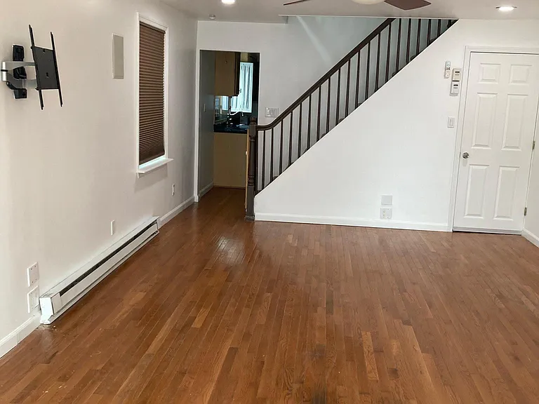 319 Penn St — Photo 3