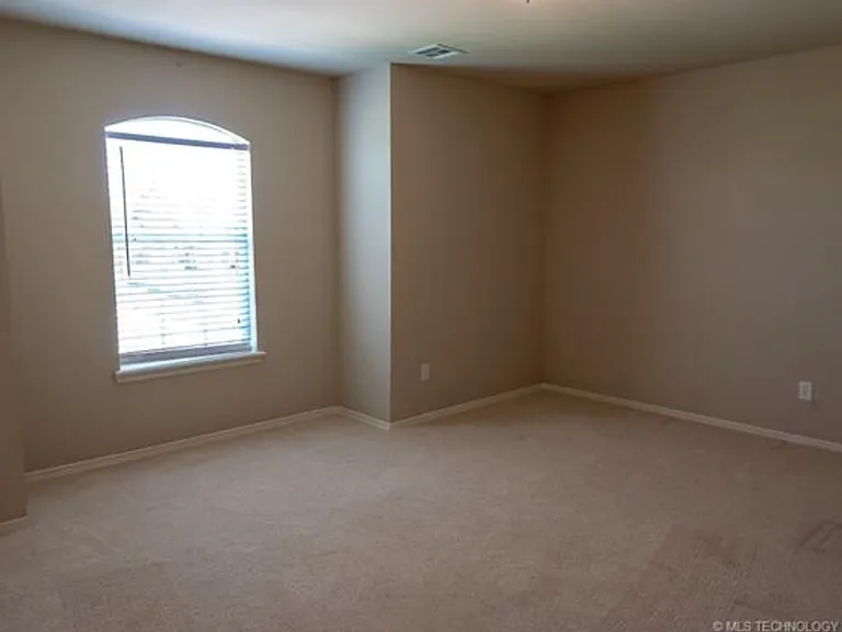 4201 W Kent St — Photo 21