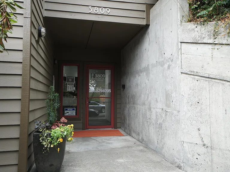 3809 Whitman Ave N — Photo 23