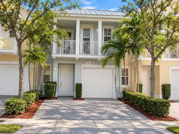 7439 NW 107th Path, Doral, FL 33178