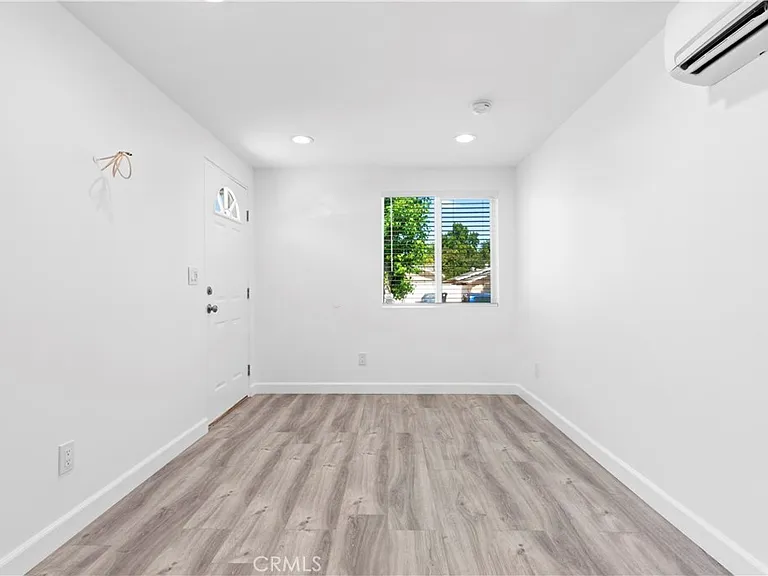 8847 Debra Ave — Photo 5