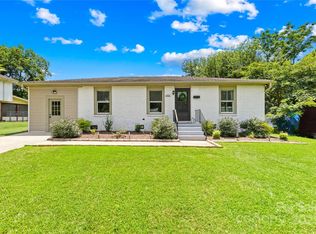 4134 Firethorne Rd, Charlotte, NC 28205