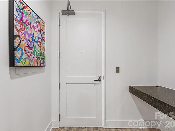 4th image of 1133 Metropolitan Ave #211