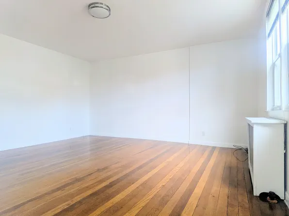 21518 46th Ave #1, Bayside, NY 11361