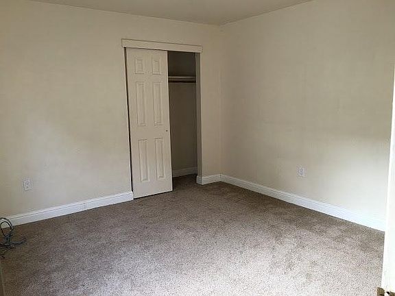 2nd bedroom -upstairs