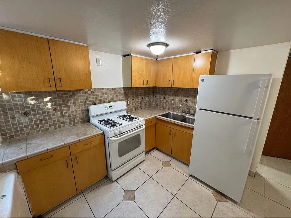 1776 Clarke St — Photo 2