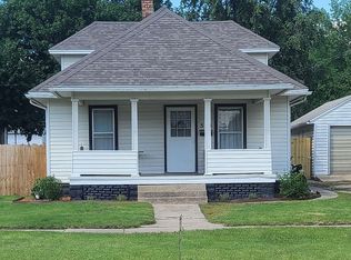 520 W 10th St, Carroll, IA 51401