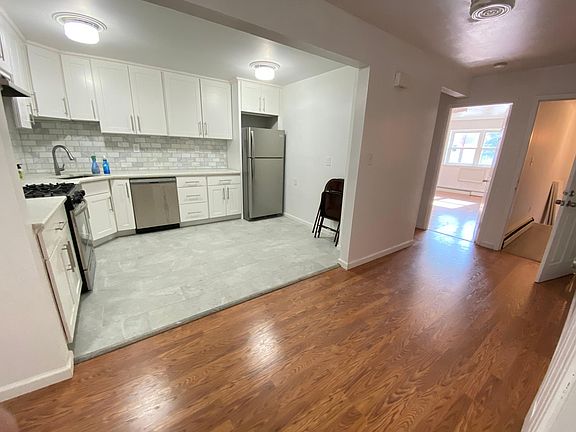 4th image of 9717 94th St #1F