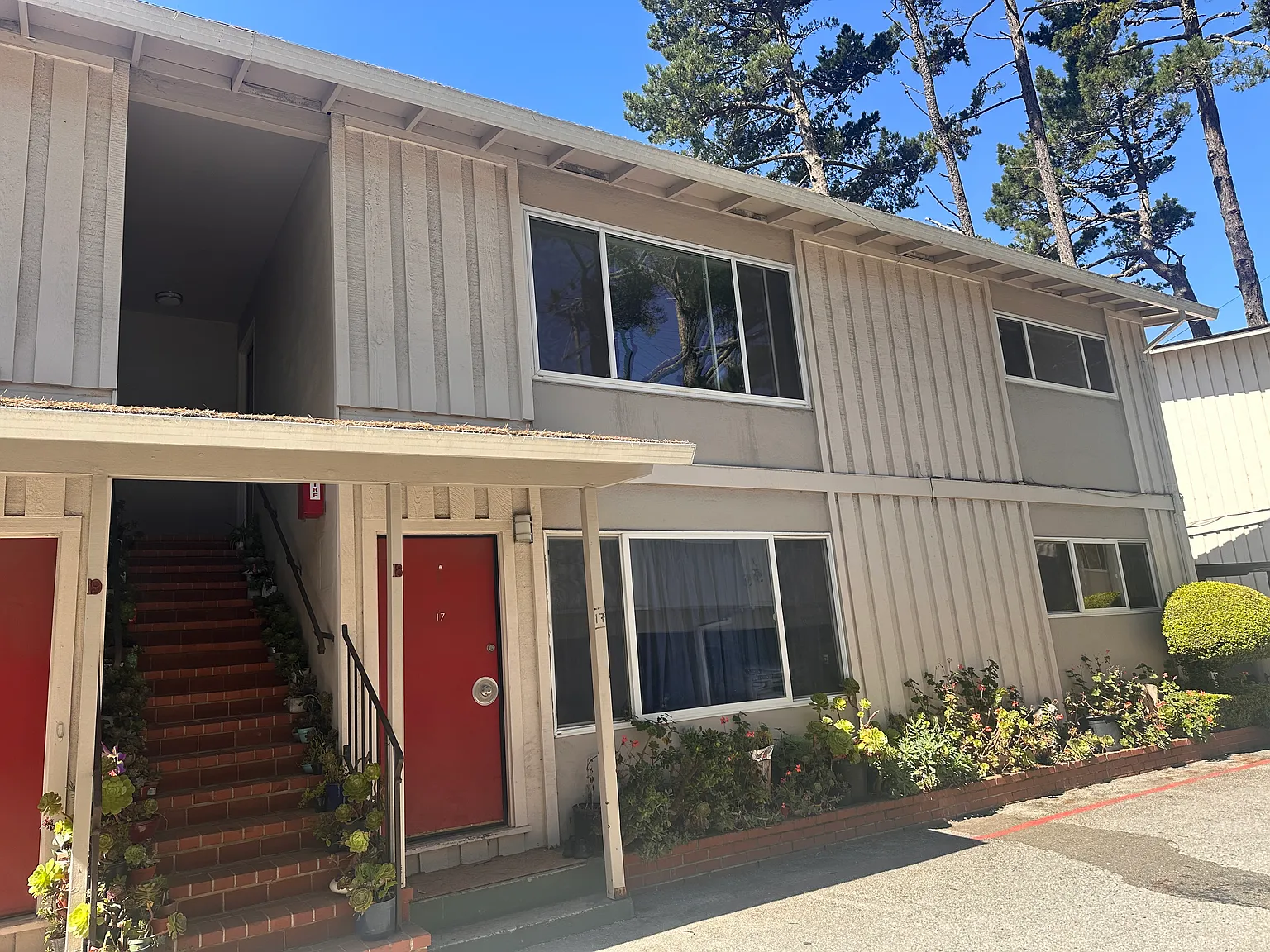 2850 Sneath Ln Apts — Photo 1