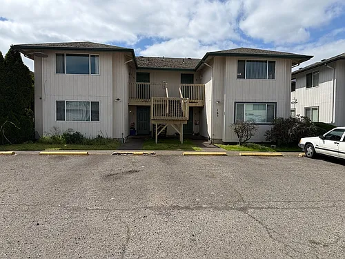 165 SW Kalmia St. Photo 1
