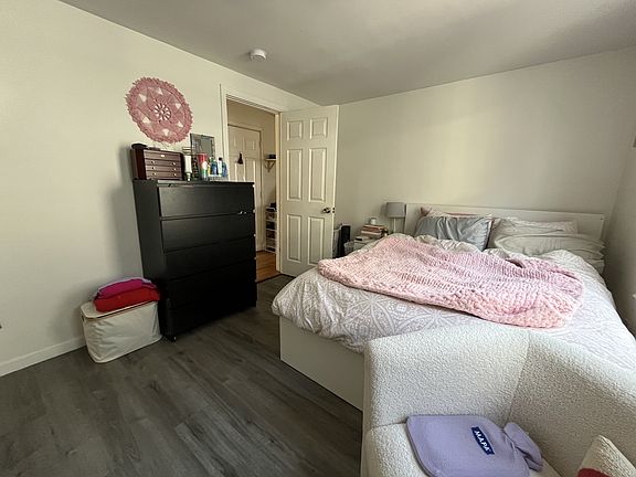 4th image of 176 Hyde Park Ave #2
