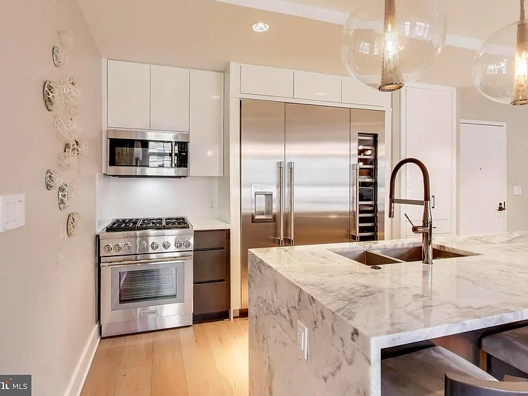 1827 Wiltberger St NW #402 — Photo 8