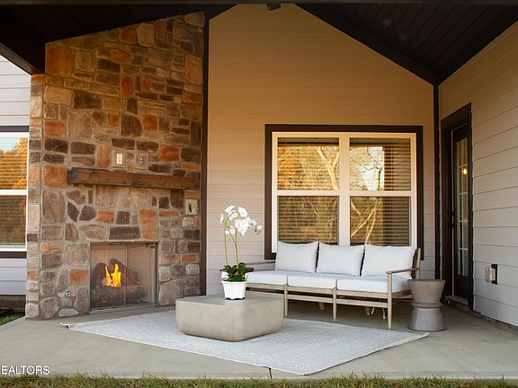 2nd image of 1716 Melton Meadows Dr