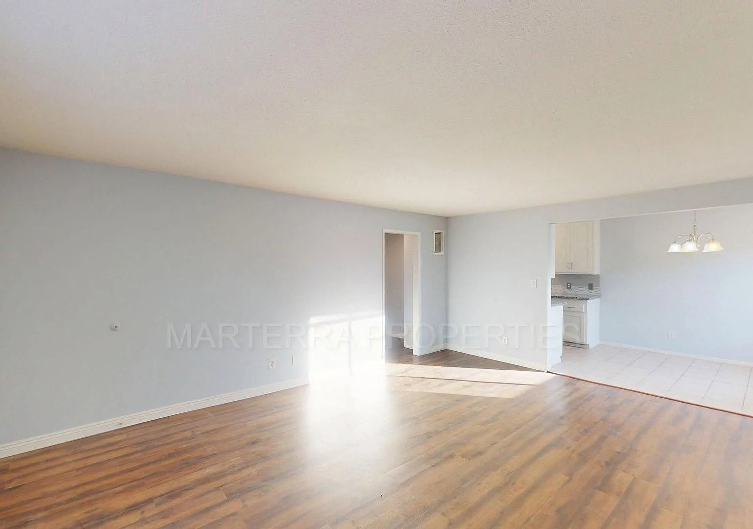 4922 Kona Dr — Photo 2
