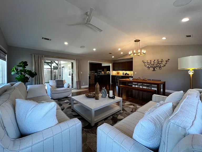 1022 Berry Ln — Photo 25