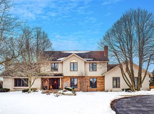 730 Fairway Ln, Sycamore, IL 60178