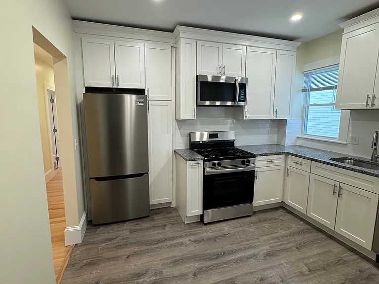 35 George St #2 — Photo 7