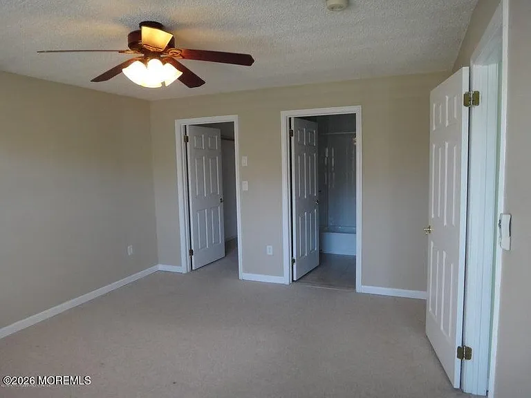 120 Des Moines Ct — Photo 4