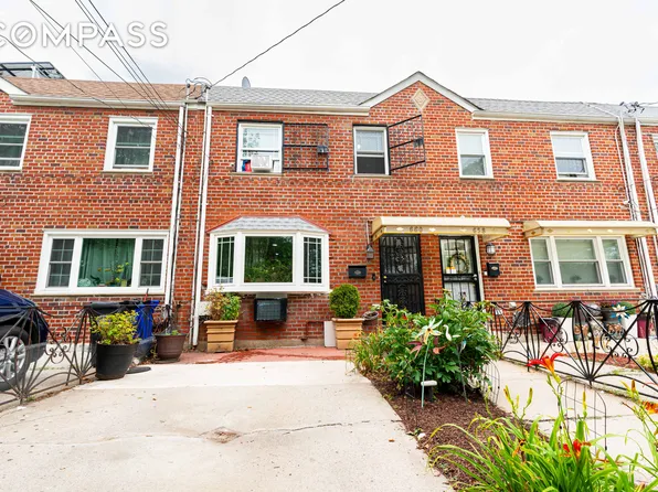 660 Pine St, Brooklyn, NY 11208
