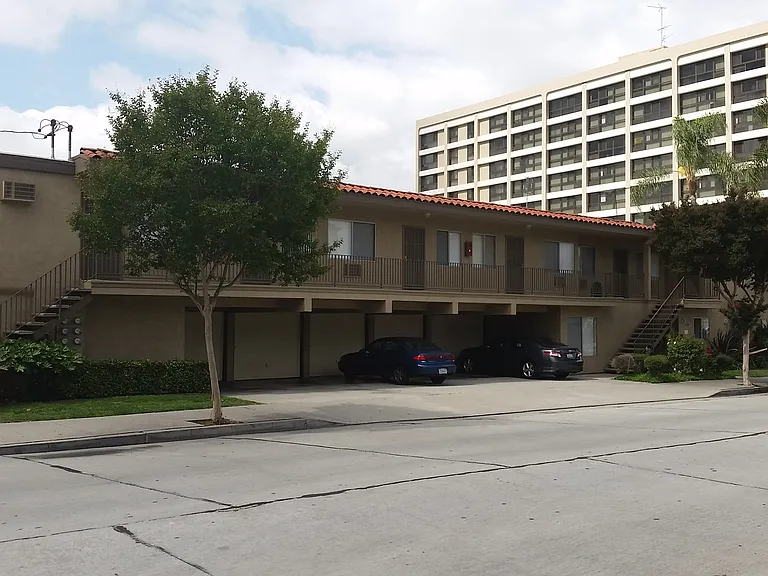 Bright & Wardman Apartments — Photo 7