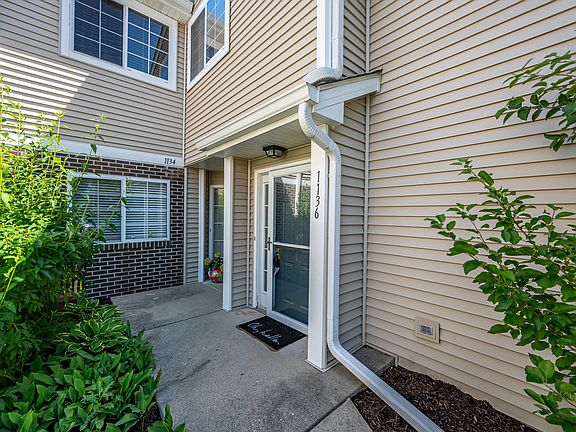 4th image of 1136 E Cambria South Ln